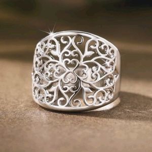 ⭐️ NEW silver filigree scroll statement ring size 7